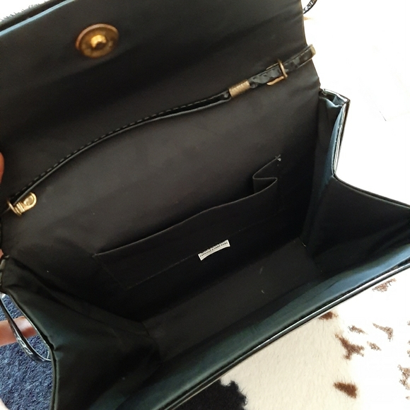 VINTAGE PATENT LEATHER BOX PURSE - Picture 4 of 4